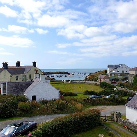 Bryn Gors-3 Bed-First Floor Apt- Yards From Beach Trearddur Exteriör bild