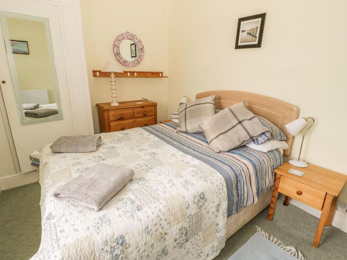 Bryn Gors-3 Bed-First Floor Apt- Yards From Beach Trearddur Exteriör bild