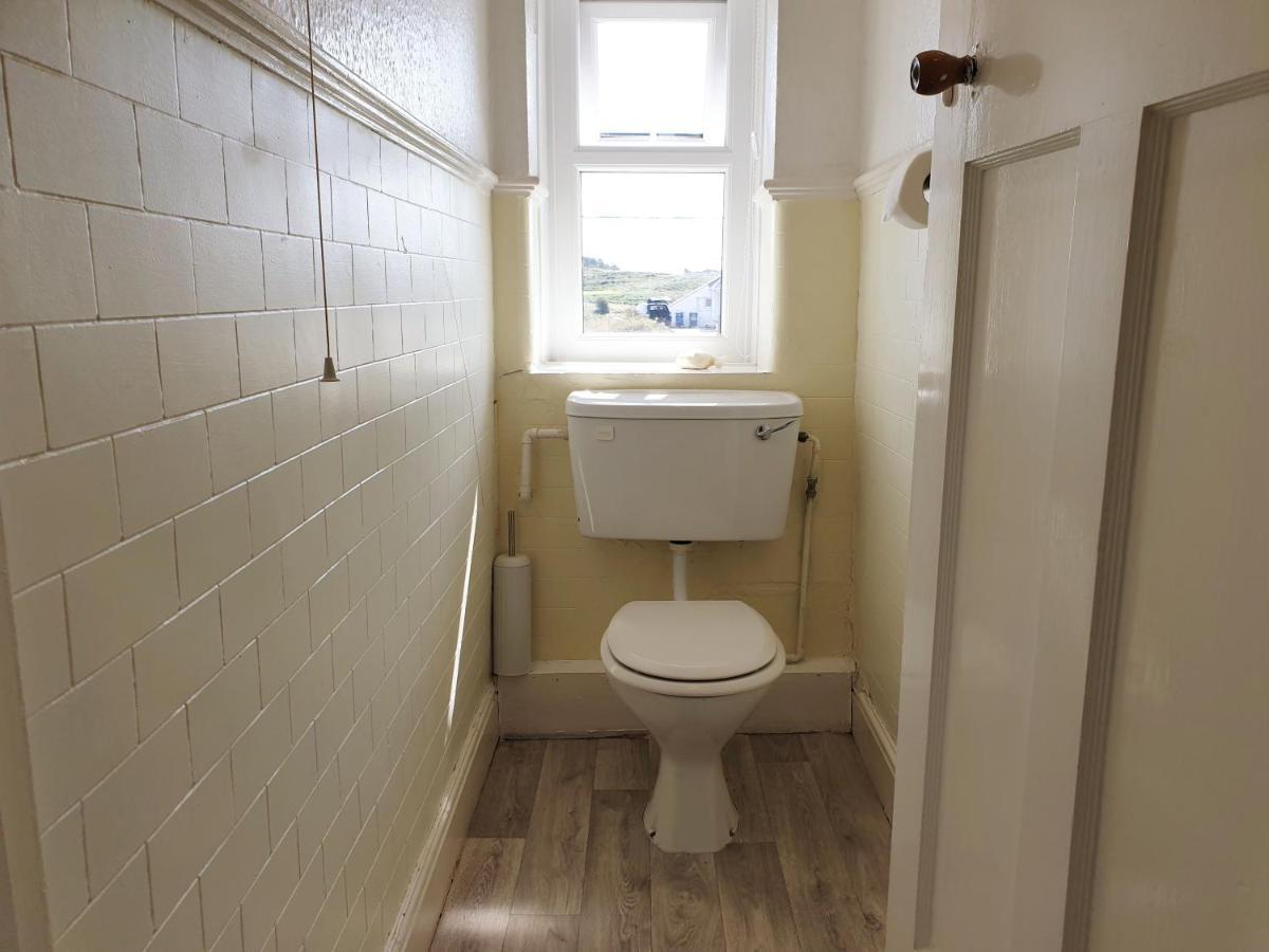 Bryn Gors-3 Bed-First Floor Apt- Yards From Beach Trearddur Exteriör bild