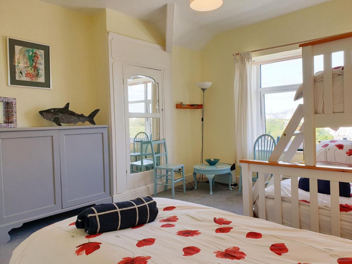 Bryn Gors-3 Bed-First Floor Apt- Yards From Beach Trearddur Exteriör bild