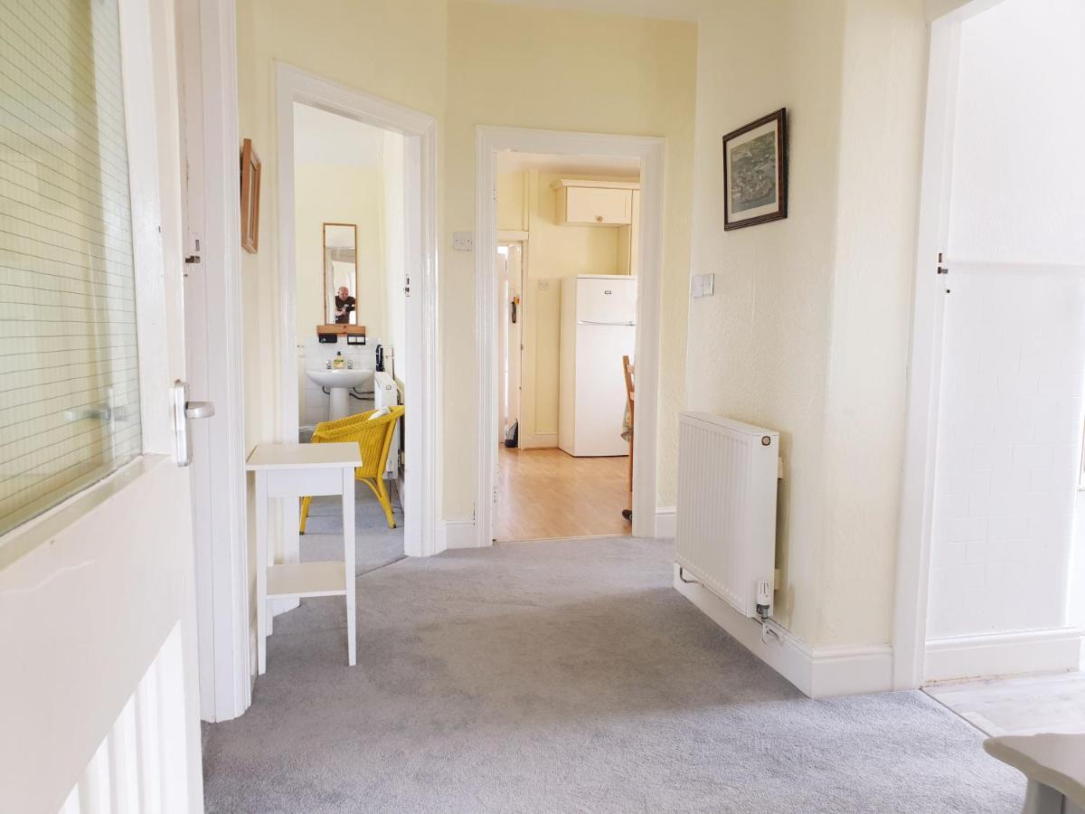 Bryn Gors-3 Bed-First Floor Apt- Yards From Beach Trearddur Exteriör bild