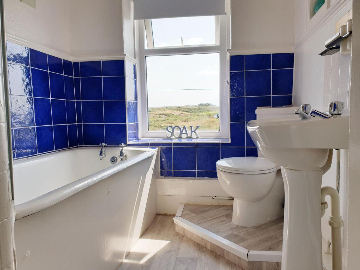 Bryn Gors-3 Bed-First Floor Apt- Yards From Beach Trearddur Exteriör bild
